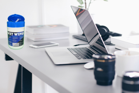 Wet Wipes Mini - 6 Spenderdosen mit 9 x 150 alkoholfreie Desinfektionstücher für Flächen und Geräte